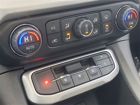 Used 2022 GMC Acadia SLT w/ Preferred Package image 30