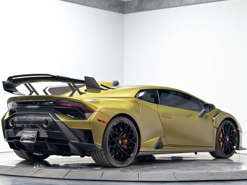 Used 2023 Lamborghini Huracan STO RWD image 23
