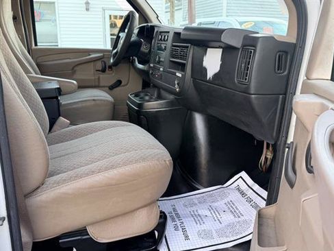 Used 2011 Chevrolet Express 2500 image 11