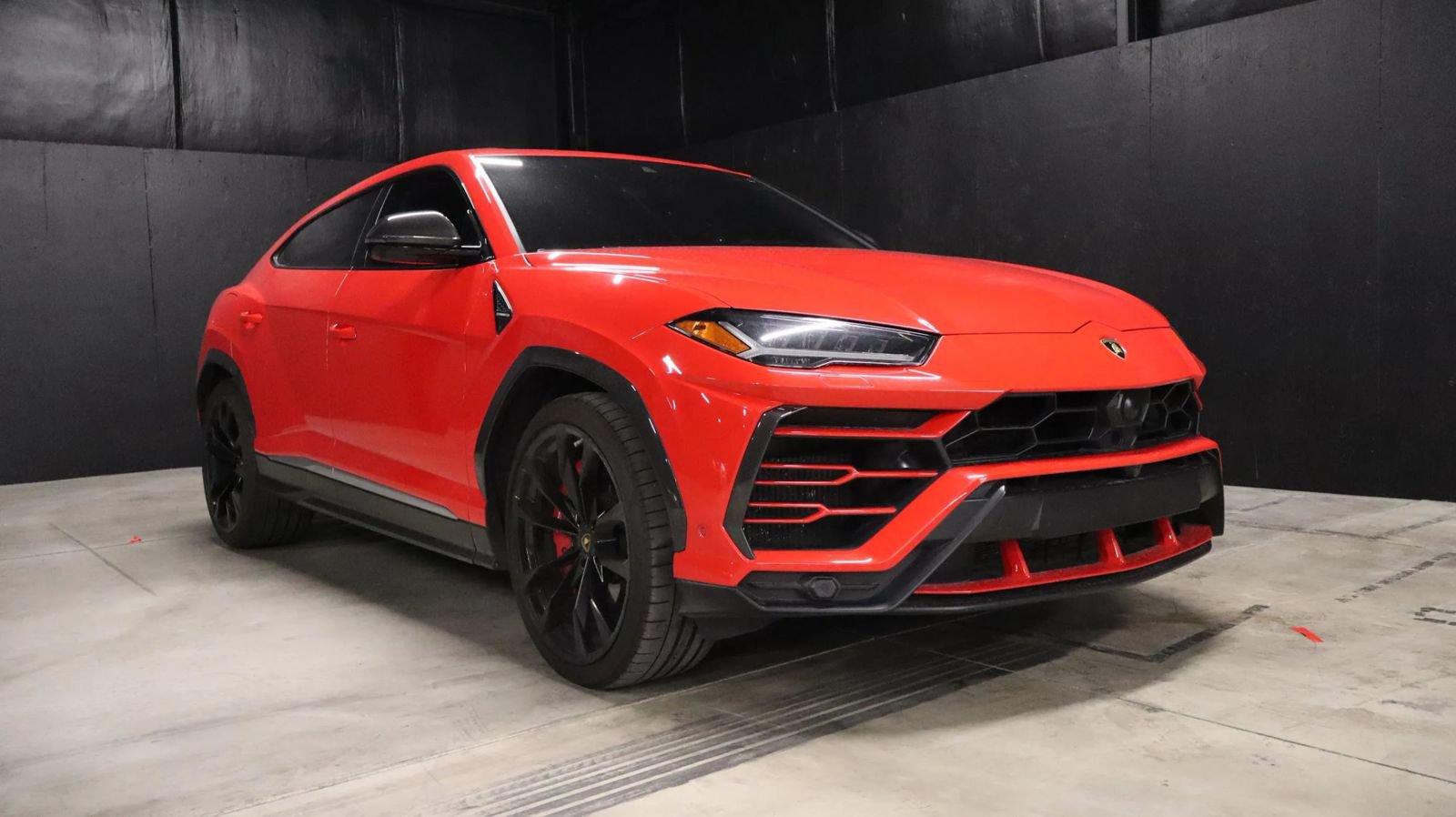 Used 2020 Lamborghini Urus AWD/4WD image 1