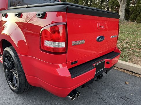 Used 2008 Ford Explorer Sport Trac Adrenalin image 98