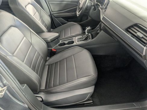 Used 2024 Volkswagen Jetta SE FWD image 30