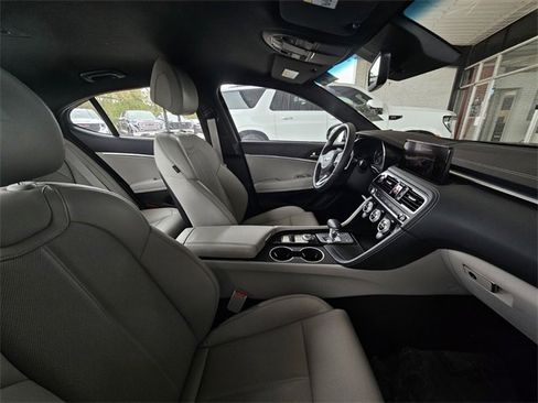 Used 2023 Genesis G70 2.0T image 10