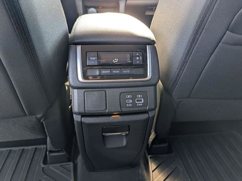 Used 2025 Subaru Ascent Onyx Edition AWD/4WD image 19