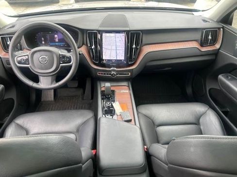 Used 2023 Volvo XC60 B5 Plus w/ Protection Package Premier image 4