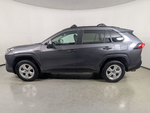 Used 2021 Toyota RAV4 XLE image 4