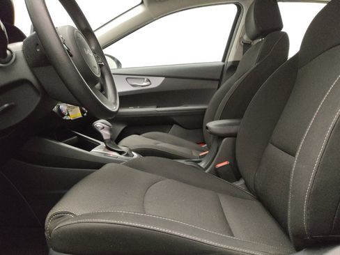 Used 2024 Kia Forte LXS w/ LXS Technology Package image 17