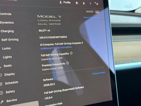 Used 2021 Tesla Model Y Long Range AWD/4WD image 34