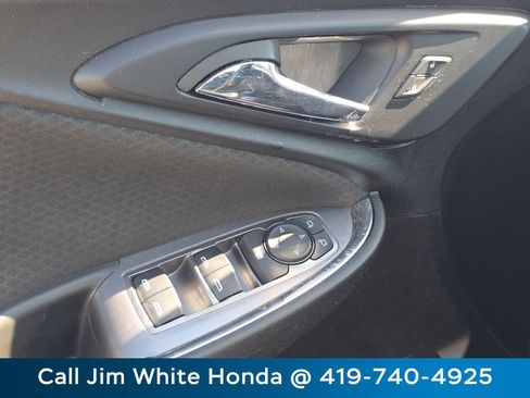 Used 2018 Chevrolet Malibu LT FWD image 24