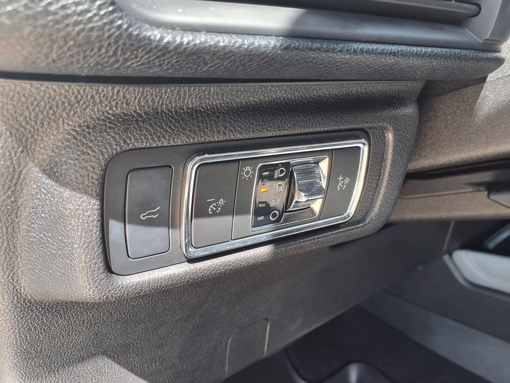 Used 2020 Lincoln Corsair FWD w/ Equipment Group 101A image 23