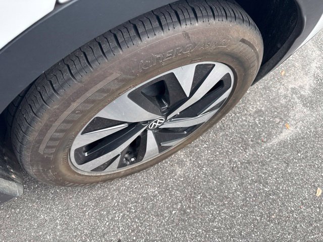 Certified 2024 Volkswagen ID.4 2WD image 9