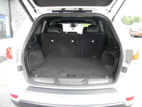 Used 2019 Jeep Grand Cherokee Limited AWD/4WD image 13