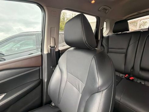 Used 2023 Nissan Rogue SL FWD image 40