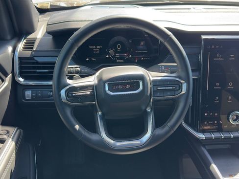 Used 2025 GMC Acadia Elevation FWD image 13