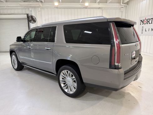 Used 2018 Cadillac Escalade ESV Platinum image 27