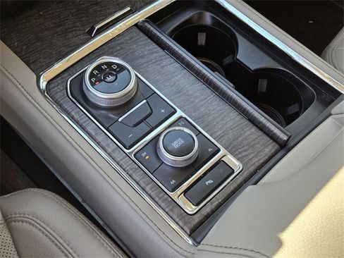 Used 2021 Ford Expedition Max Limited image 24