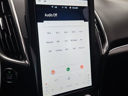 Used 2023 Ford Edge Titanium image 22