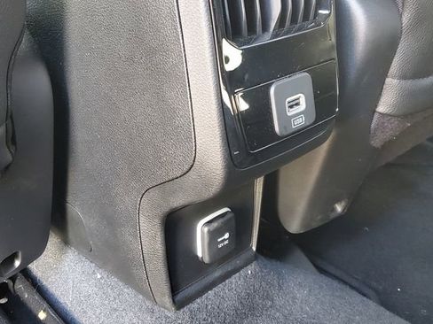 Certified 2024 Jeep Compass Latitude image 12