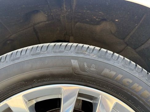 Used 2021 Cadillac Escalade ESV Premium Luxury image 13