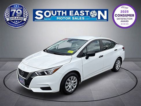 Used 2022 Nissan Versa S image 1