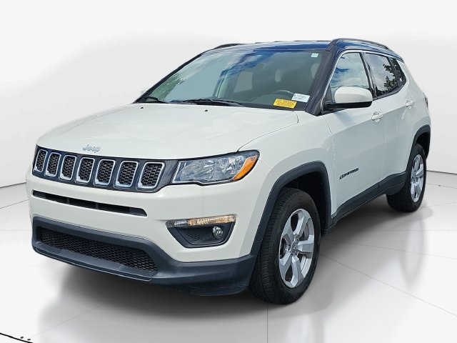 Used 2020 Jeep Compass Latitude w/ Cold Weather Group AWD/4WD image 9