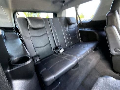 Used 2020 Cadillac Escalade ESV Premium Luxury AWD/4WD image 33