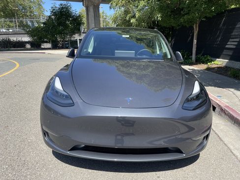 Used 2022 Tesla Model Y Performance AWD/4WD image 8