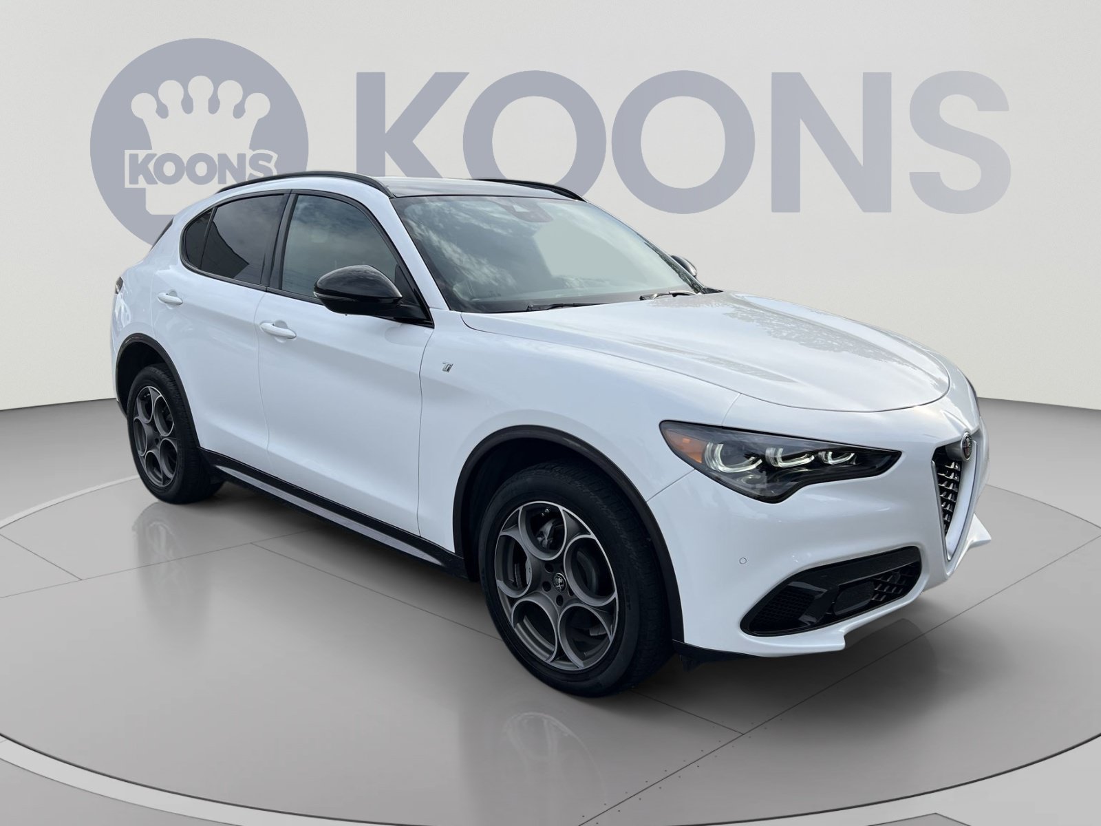 Used 2024 Alfa Romeo Stelvio Ti w/ Active Assist Plus Package AWD/4WD image 10