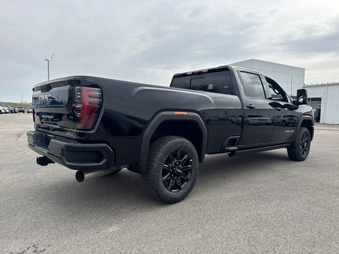 New 2026 GMC Sierra 2500 AT4 w/ AT4 Premium Plus Package AWD/4WD image 6