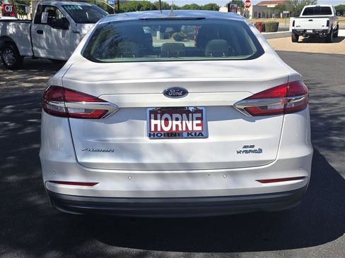 Used 2019 Ford Fusion SE FWD image 6