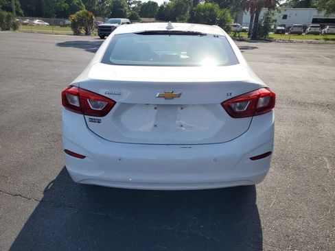Certified 2017 Chevrolet Cruze LT w/ Convenience Package FWD image 5