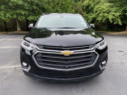 Used 2020 Chevrolet Traverse LT w/ LT Premium Package FWD image 3