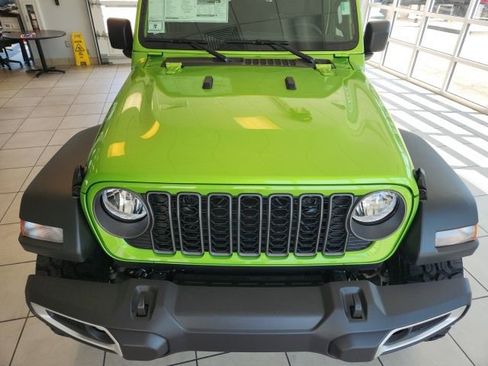 New 2025 Jeep Gladiator Sport image 12