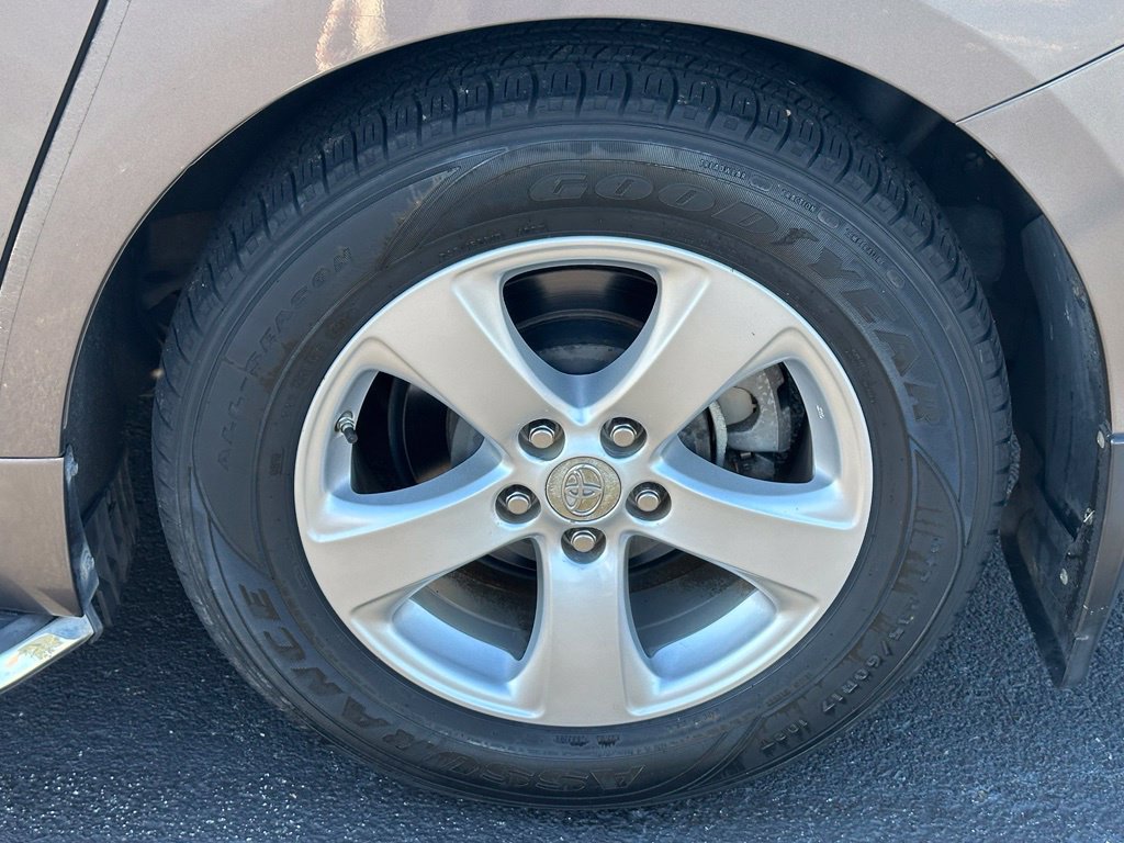 Used 2012 Toyota Sienna LE FWD image 34