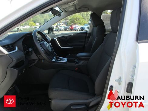 Used 2024 Toyota RAV4 LE image 29