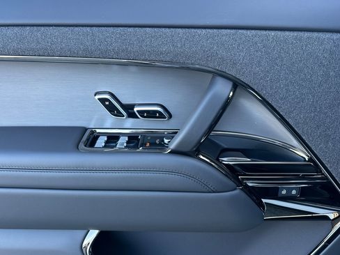 New 2026 Land Rover Range Rover Sport SE image 10