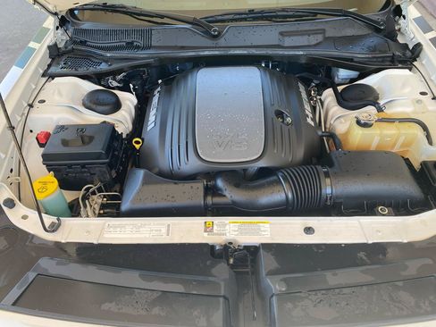 Used 2009 Dodge Challenger R/T RWD image 38