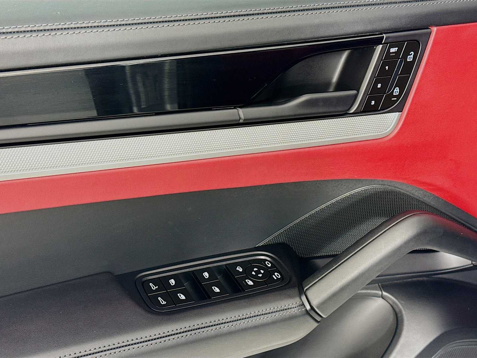 Certified 2026 Porsche Cayenne Coupe AWD/4WD image 11