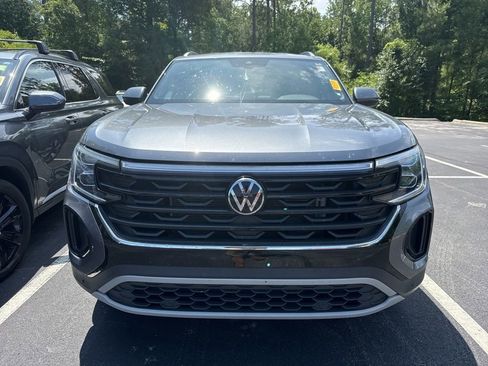 Used 2024 Volkswagen Atlas Cross Sport SE FWD image 7