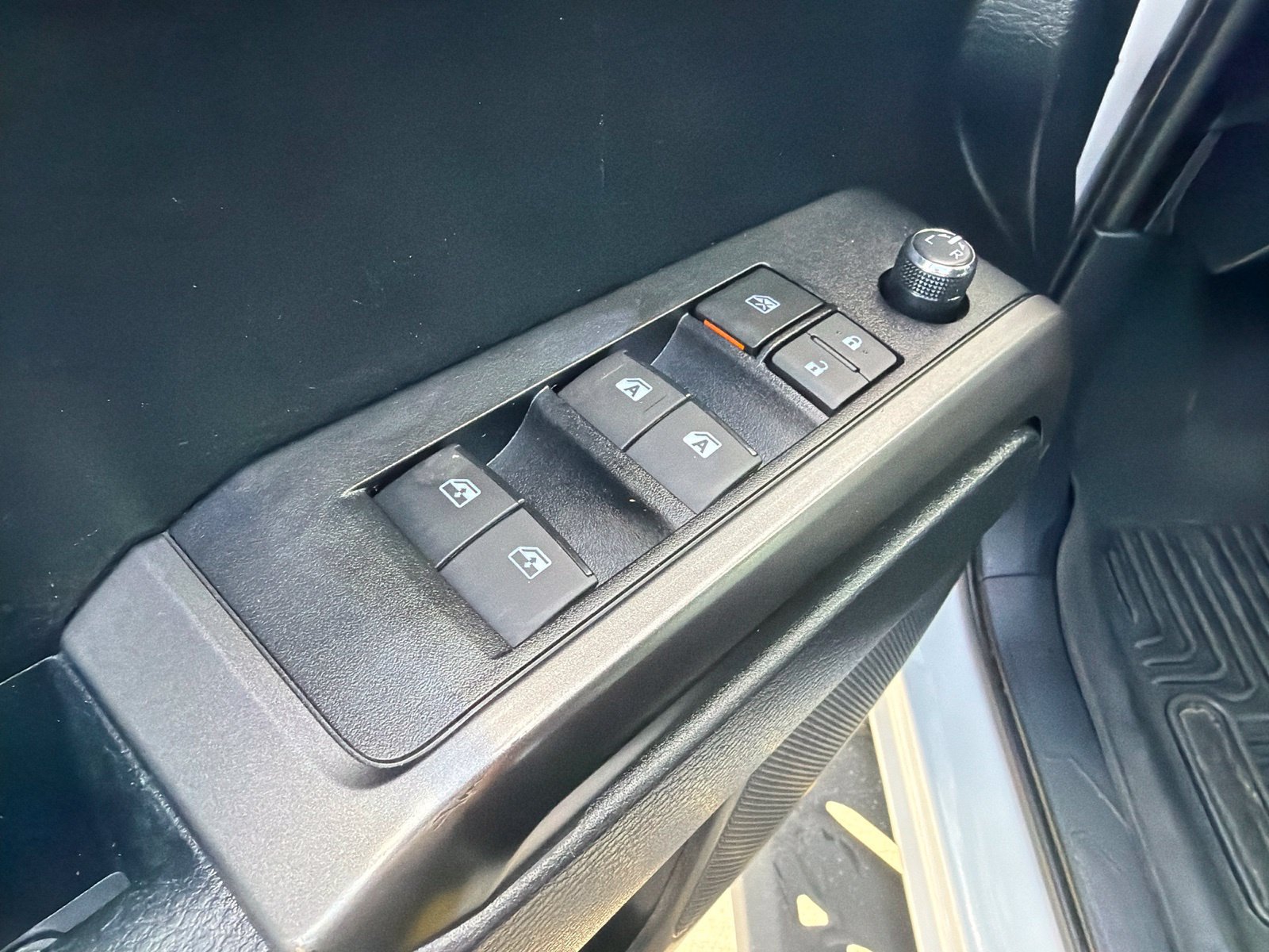 Used 2018 Toyota Tacoma TRD Sport w/ Technology Package AWD/4WD image 15