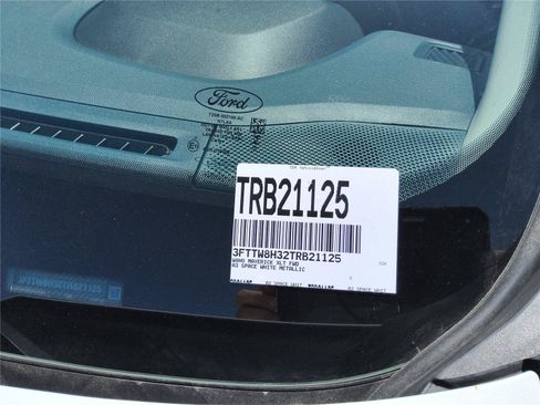 New 2026 Ford Maverick XLT w/ XLT Luxury Package FWD image 11