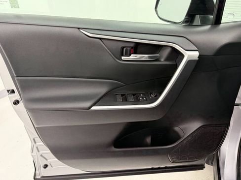 Used 2024 Toyota RAV4 XLE image 29