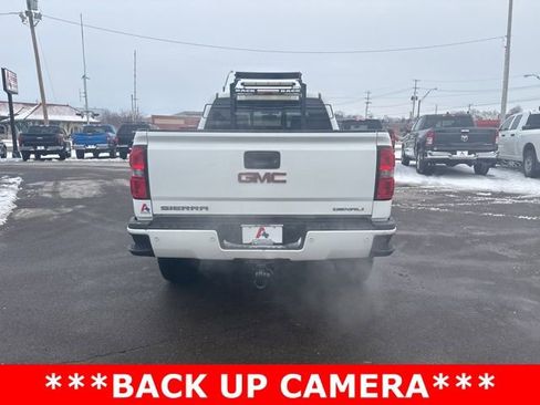 Used 2015 GMC Sierra 2500 Denali image 4
