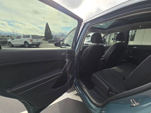 Used 2020 Volkswagen Tiguan SEL image 12
