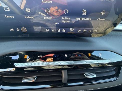 New 2026 Buick Enclave Avenir w/ Super Cruise Package FWD image 16