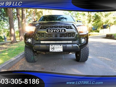 Used 2017 Toyota Tacoma TRD Off-Road w/ Premium & Technology Package AWD/4WD image 5