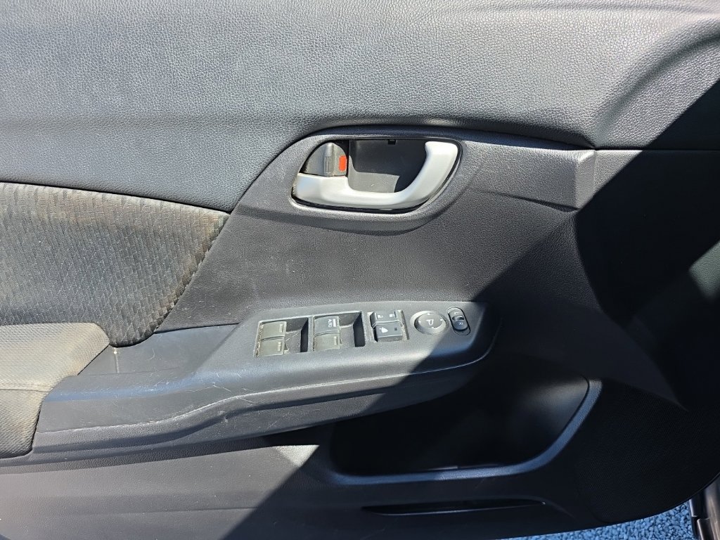 Used 2015 Honda Civic SE image 15