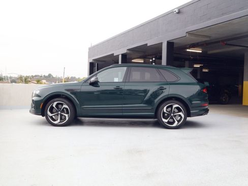 Used 2022 Bentley Bentayga AWD/4WD image 6