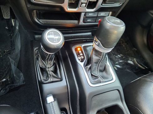 Used 2022 Jeep Wrangler Unlimited Sahara w/ LED Lighting Group image 21