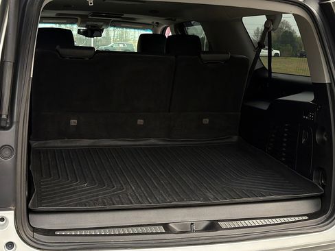 Used 2017 Chevrolet Suburban Premier image 29